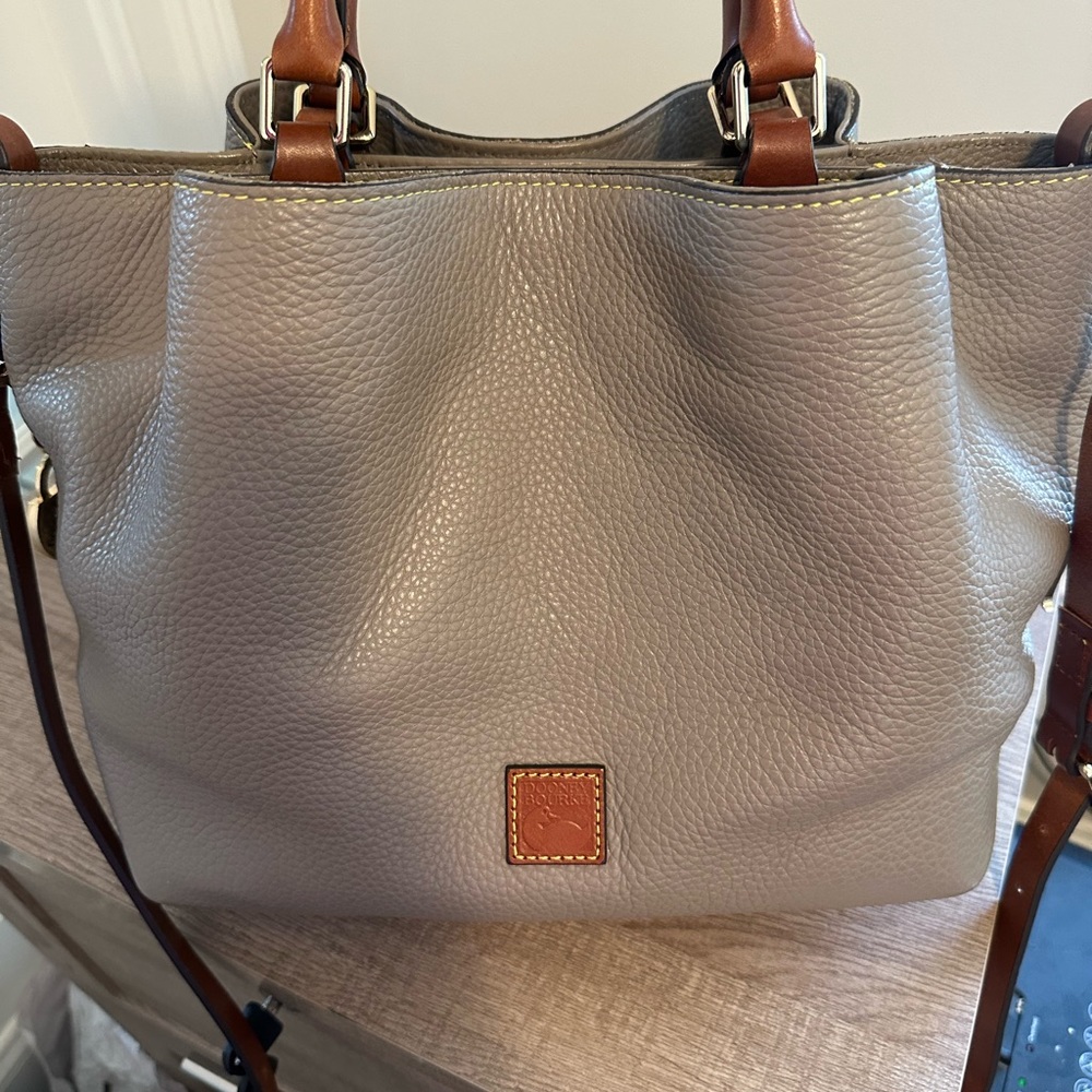 SOLD - Dooney Pebbled Grain Barlow bag- Taupe - Picture 13 of 15